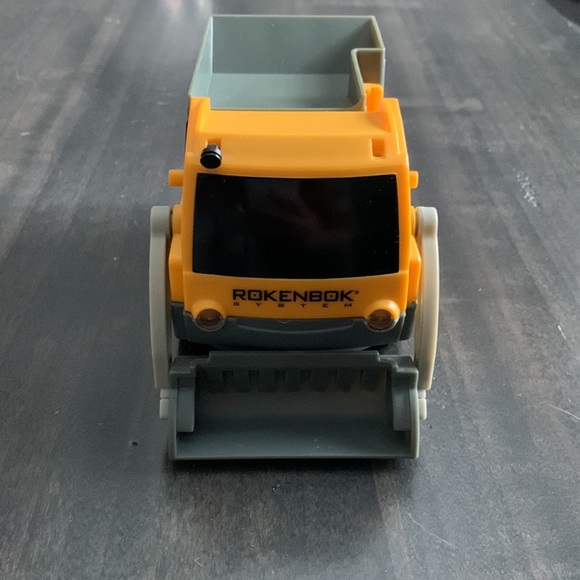 Rokenbok RC Front Loader/Dump Truck 04217 - Picture 3 of 15